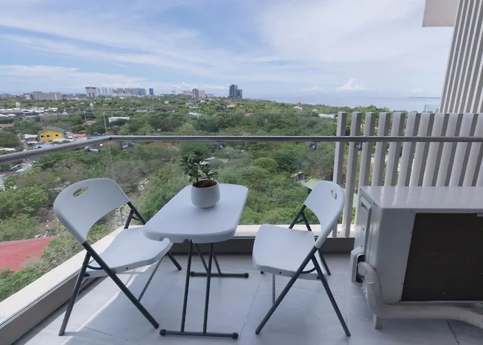Deluxe At Tambuli Apartment